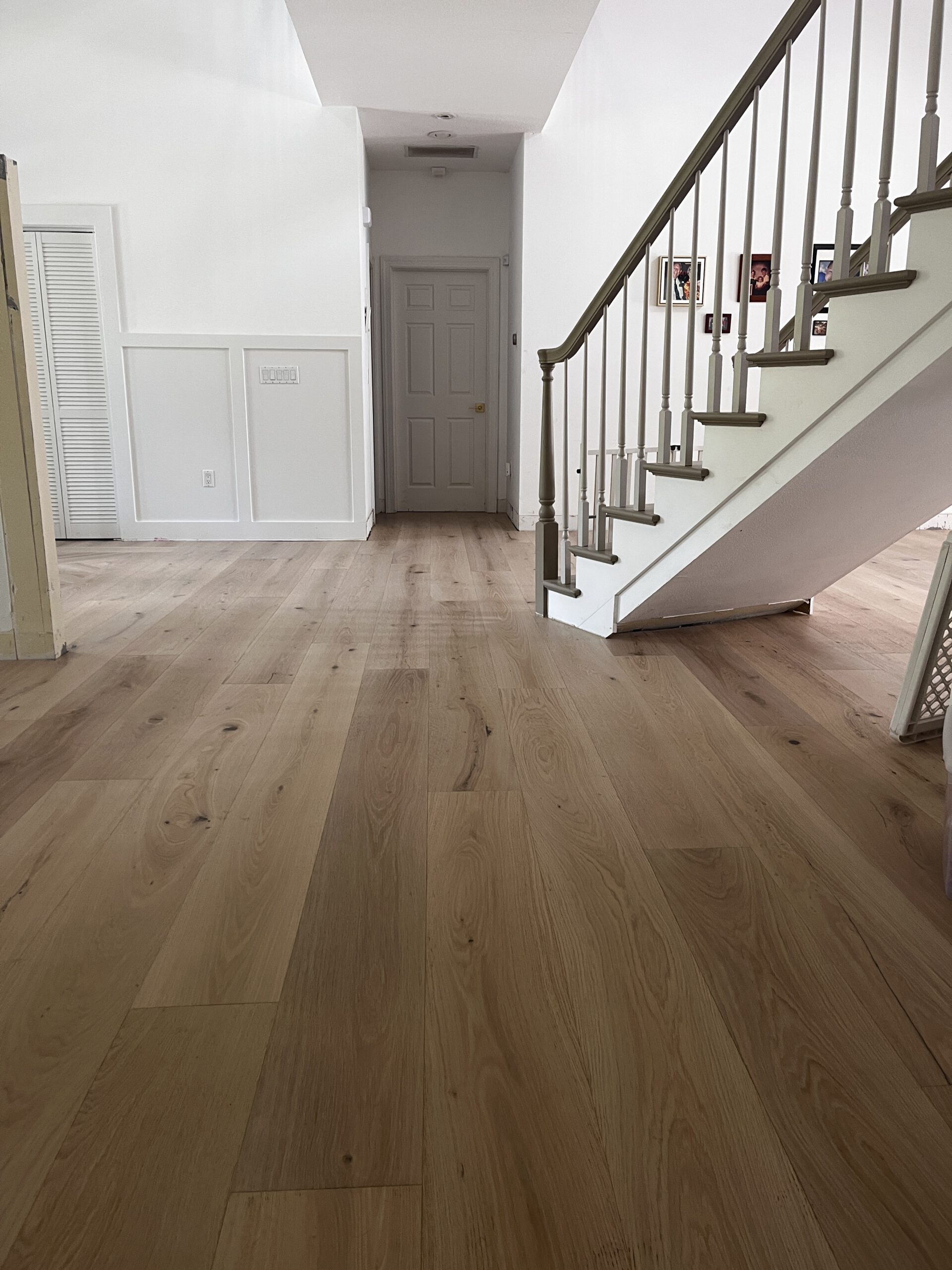 Hardwood living room — Venice