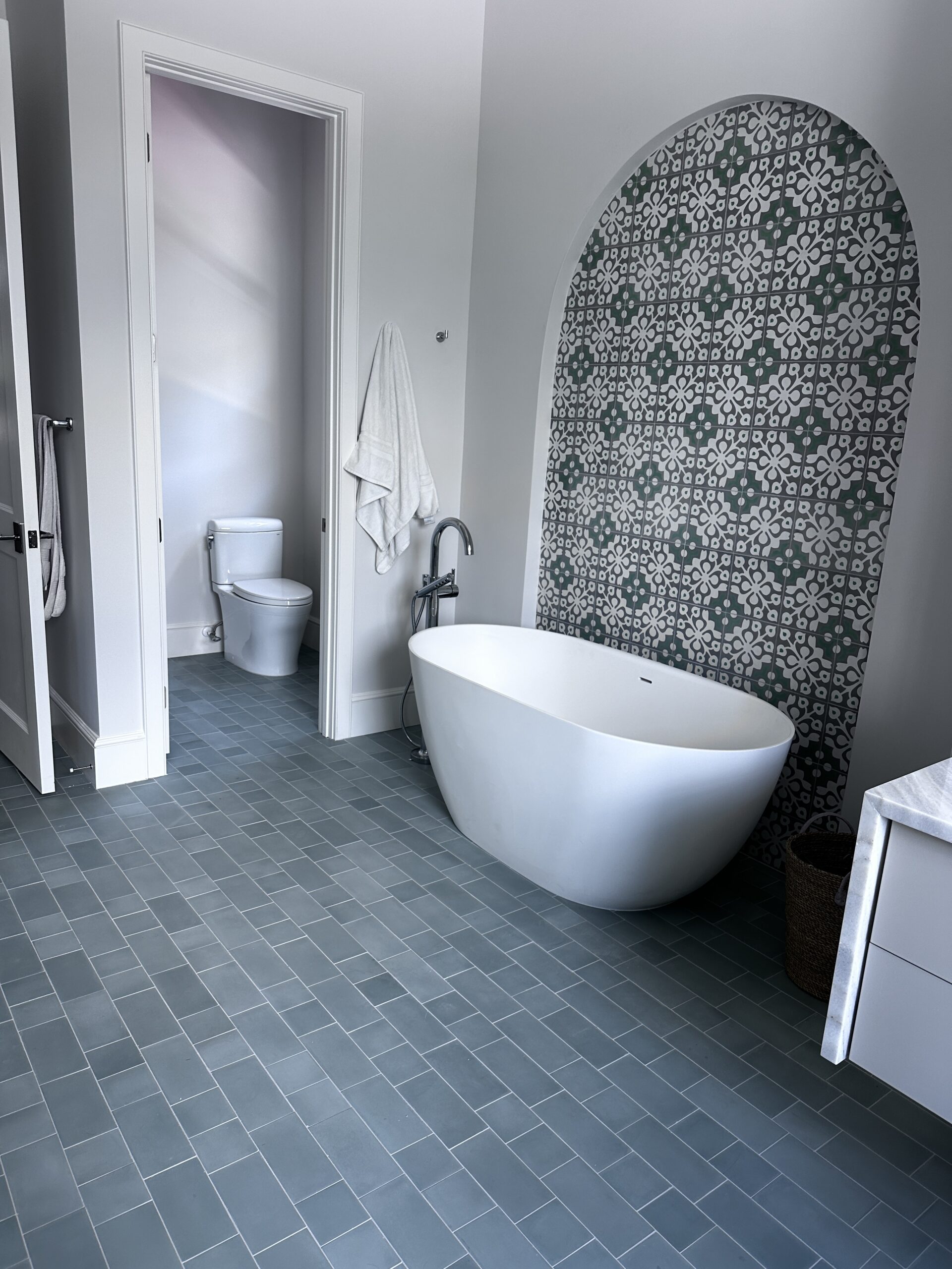 Bathroom tile — Osprey